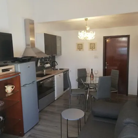 Penelope Apartment